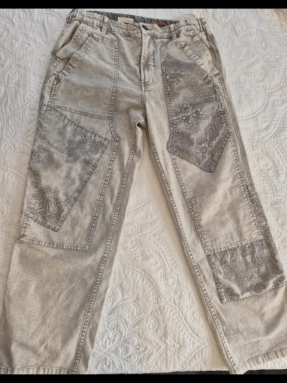 Pilcro Embroidered Patchwork Jeans in Light Gray 28